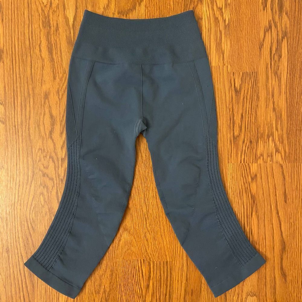 Lululemon Flow & Go Crop Leggings Astro Blue Size 4 - Picture 2 of 3